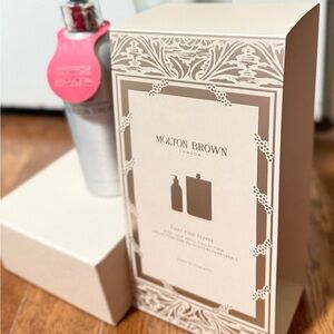 Molton Brown Fiery Pink Pepper Shower gel with refill 13.5 x2